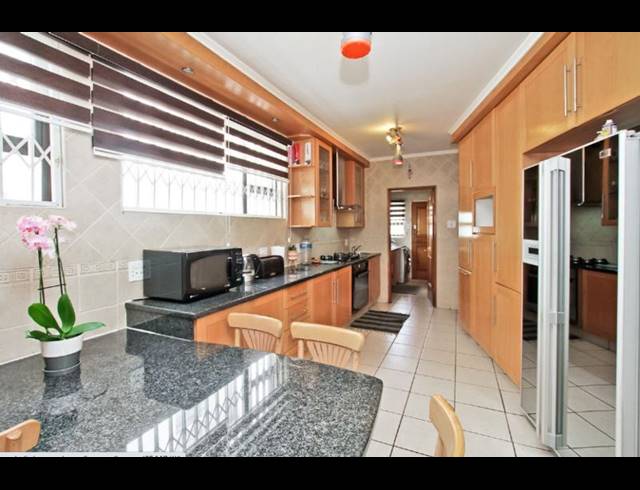 4 BEDROOM CLUSTER FOR SALE IN BRUMA